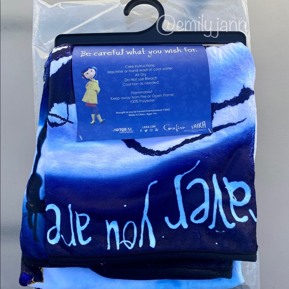 Coraline🌒Blanket - Picture 5 of 7